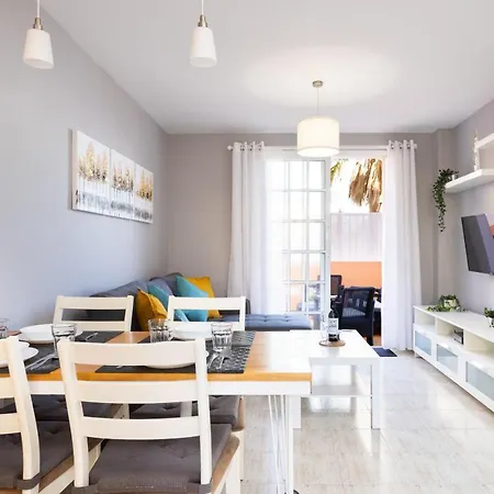 Caletillas Waves & Pool Daire *