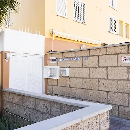 Caletillas Waves & Pool Daire *