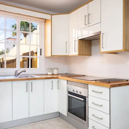 Daire Caletillas Waves & Pool *