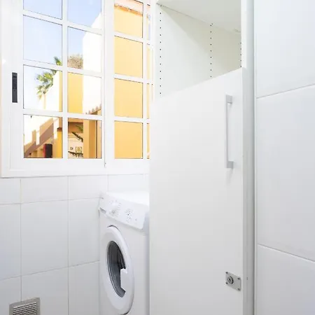 Caletillas Waves & Pool Daire *